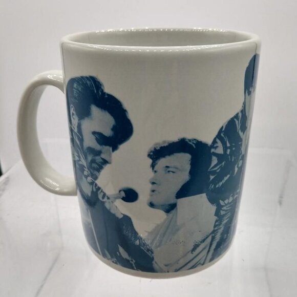 Elvis Presley Ceramic Mug With Signature Design - Picture 3 of 6